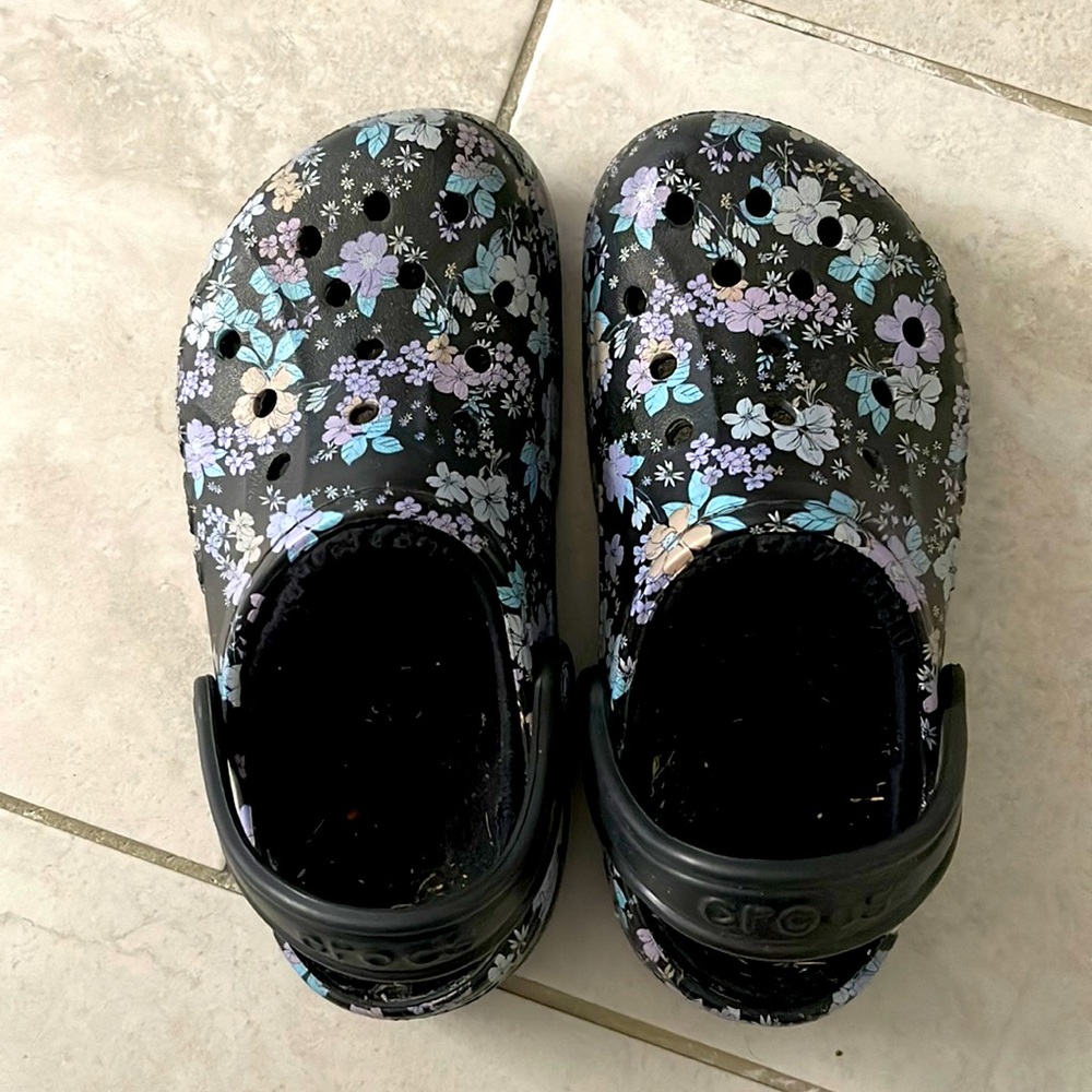 💜50%SALE💜 floral fuzzy crocs